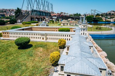 İstanbul, Türkiye - 12 Temmuz 2017: Kuleli Askeri Koleji 'nin indirgenmiş kopyası. İstanbul 'da bulunan Miniatürk Parkı