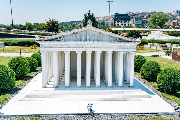 Istanbul, truthahn - 12. juli 2017: eine kopie der artemis tapinagi im park miniaturk — Stockfoto