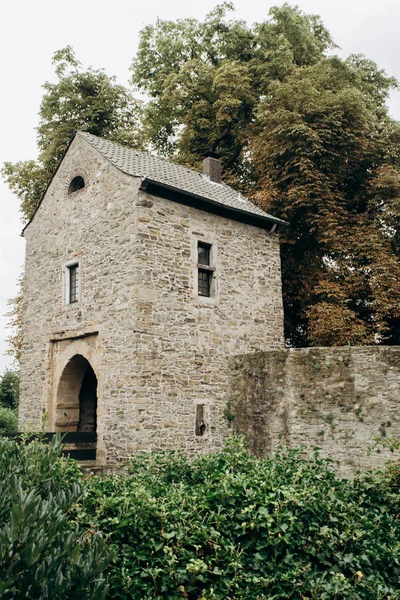 Ratingen, Castle, Németország. Gyönyörű régi kastély Németországban — Stock Fotó