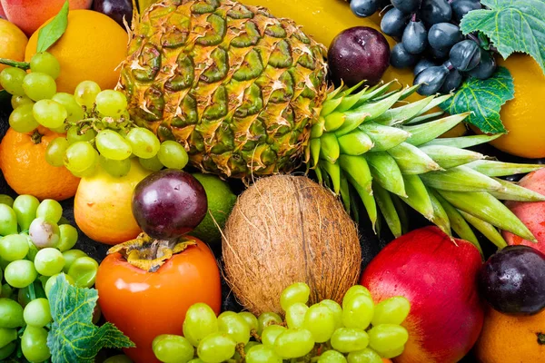 Composition with a lot of differrent fruits. exotic fruits — Stock Photo, Image