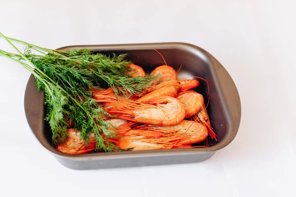 Bowl of fresh shrimp with dill — Stock Photo, Image