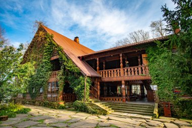 Uch-Dere köyündeki çay evi. Dagomyler. Soçi. Rusya 