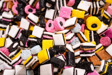 Renkli şekerleme, çeşitli tatlı şekerler.