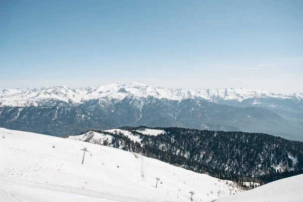 Kış Dağları Kayak Koşusu Dağların Manzarası Kayak Kaldırışı — Stok fotoğraf