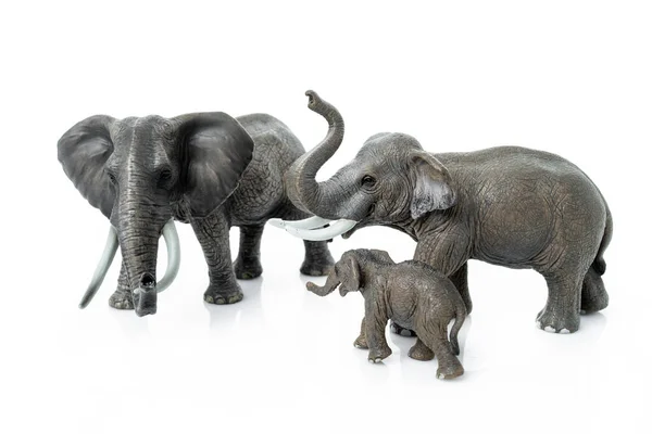 Семья Слонов Изолирована Белом Фоне Слоновьи Игрушки — стоковое фото