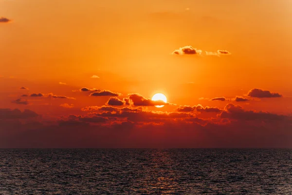 Hermosa Puesta Sol Sobre Mar Reflejo Puesta Sol Mar Puesta — Foto de Stock