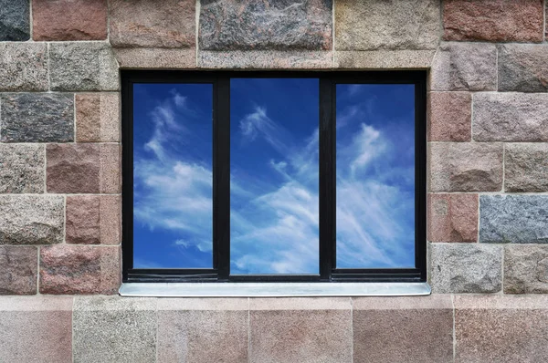 Granitwand mit Fenster — Stockfoto