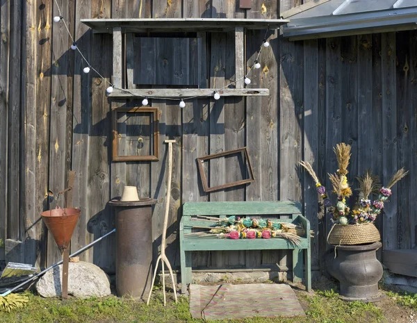 A parede decorada da casa rural — Fotografia de Stock