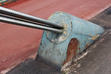 Metal süspansiyon için paslı destek yaşlı