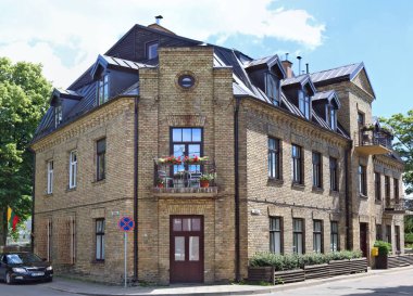  Bir örnek bir eski sarı tuğla hou modern restorasyonu