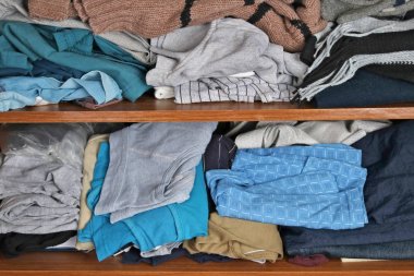 Erkekler dolap raflarında İşte her zaman kaos ve c
