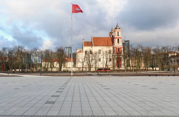 Panorama of renovated central  square in Vilnius city. — Stock Photo, Image