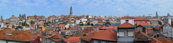 Red tiled roofs of the old historic district of the capital of P — Stock Photo, Image