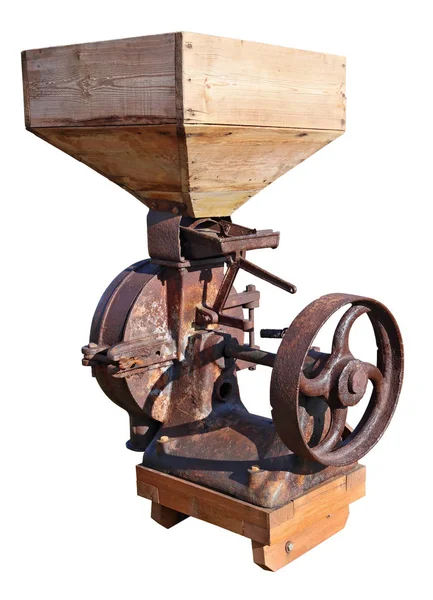 Ретро старовинні іржаві сільськогосподарські машини - залізний пристрій для w — стокове фото