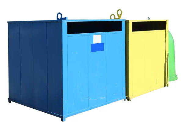 Rechthoekige nieuwe metalen containers voor plastic en glas afval Iso — Stockfoto