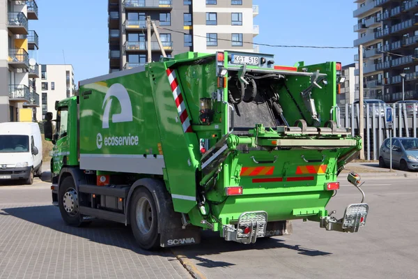 Вантажівки для сміття розпорядження компанії Ecoservice — стокове фото