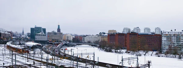 首都の鉄道駅の冬のパノラマと一つ — ストック写真