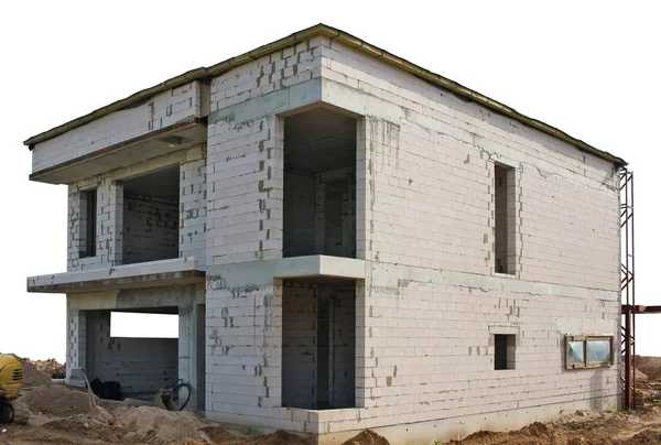 Будівля незакінченого сільського будинку з піску з білої цегли — стокове фото