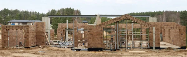 A modern environmentally friendly house in the Lithuanian villag — Stock Photo, Image