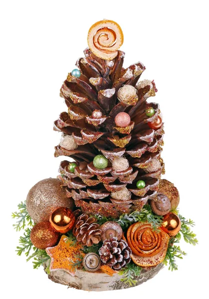 Χριστουγεννιάτικο δέντρο σπιτική διακόσμηση σε αγροτικό στυλ πορτοκαλί χρώμα — Φωτογραφία Αρχείου
