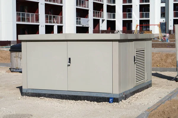 New Modern Small Size Power Electric Transformer Box Installed Courtyard — Stock Photo, Image
