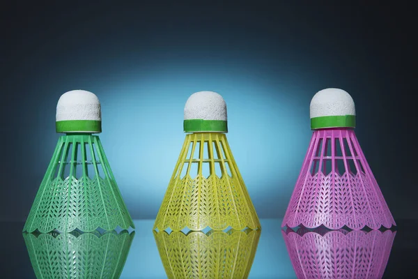 Üç renk shuttlecocks