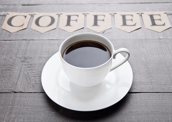 커피 컵 에스프레소 뜨거운 화이트 나무 보드에 — 스톡 사진