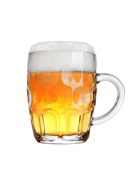 Винтажный стакан пива с пеной, изолированной на белом — стоковое фото