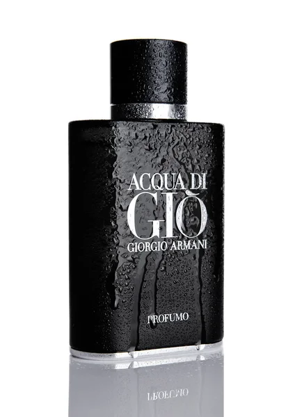 LONDRES, ROYAUME-UNI - 11 NOVEMBRE 2016 : Giorgio Armani, parfum Acqua di Gio pour homme est l'un des parfums les plus vendus au monde — Photo