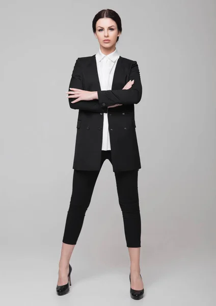 Negócios Mulher escritório menina da moda em terno preto — Fotografia de Stock