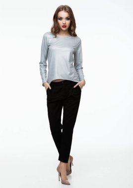 Gümüş top giyen güzel manken 