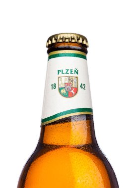 Londra, İngiltere - 21 Mart 2017: Beyaz Pilsner Urquell şişe bira. Beri 1842 Pilsen, Çek Cumhuriyeti için hazırlanmıştır. 