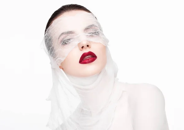 Maquillaje de belleza cirugía plástica modelo de vendaje blanco — Foto de Stock