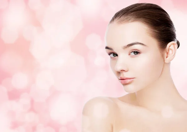 Beautiful woman girl natural makeup spa skin care — Stock Photo, Image