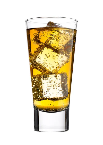 Glas Energy Drink mit Blasen und Eiswürfeln — Stockfoto