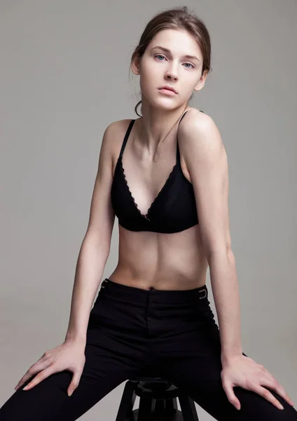 아름 다운 패션 모델 포즈와 모델 테스트 — 스톡 사진