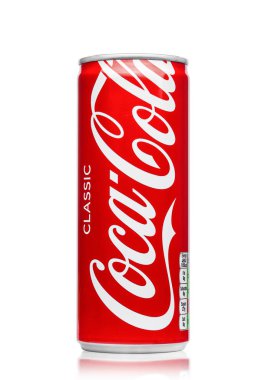 Londra, İngiltere - 9 Haziran 2017: Alüminyum Coca cola meşrubat beyaz olabilir. Coca-Cola şirketi, bir Amerikan çokuluslu içecek corporation.
