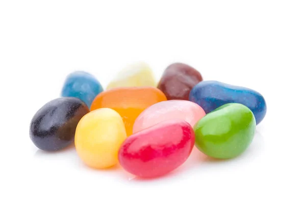 Jalea caramelos dulces coloridos en blanco — Foto de Stock