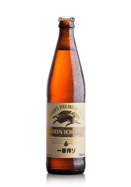 Londra, İngiltere - 24 Eylül 2017: Şişe Kirin Ichiban lager bira beyaz 