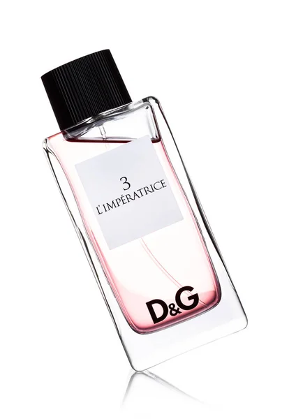 LONDRES, RU - 24 SEPTEMBRE 2017 : Flacon de parfum Dolce & Gabbana 3 l'imperatrice sur blanc — Photo