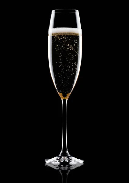 Bicchiere di champagne con bolle con riflesso — Foto Stock