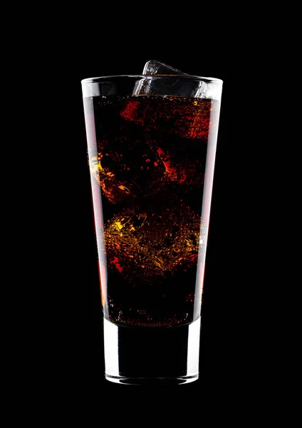 Glas kaltes Cola-Limo mit Eiswürfeln — Stockfoto