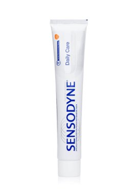 Londra, İngiltere - 10 Kasım 2017: Beyaz, Sensodyn Sensodyn Günübirlik bakım diş macunu bir Glaxosmithkline tarafından üründür