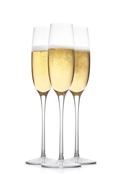 Copas de champán amarillo con burbujas aisladas —  Fotos de Stock