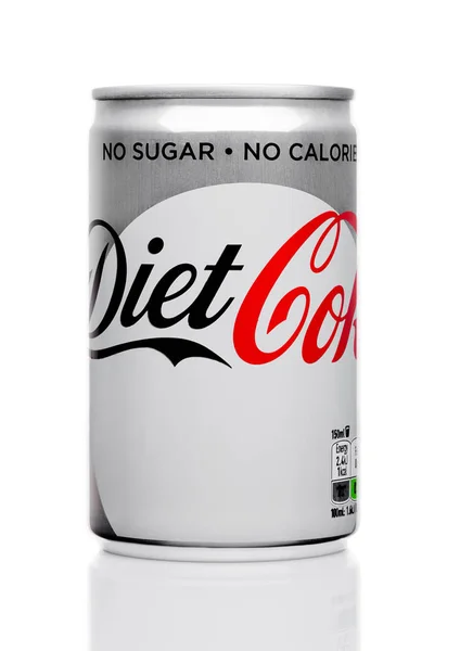 ロンドン、イギリス - 2017 年 11 月 17 日: アルミニウムは白地ダイエット コカ ・ コーラの缶します。コカ ・ コーラは、世界で最も人気のあるソーダ製品の一つです。. — ストック写真