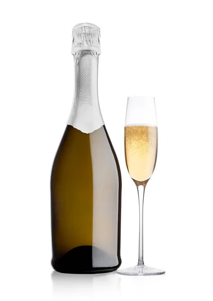 Bouteille et verre de champagne jaune sur blanc — Photo
