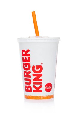 Londra, İngiltere-07 Aralık 2017: kağıt Kupası Burger king Coca cola içecek beyaz.