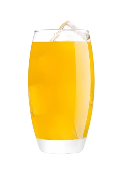 Okulary z soda pomarańczowa napój i kostkami lodu — Zdjęcie stockowe