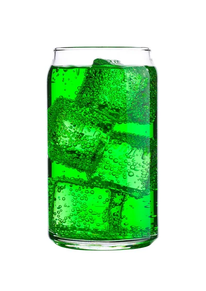 Glas grüne Energie kohlensäurehaltiges Soda mit Eis — Stockfoto