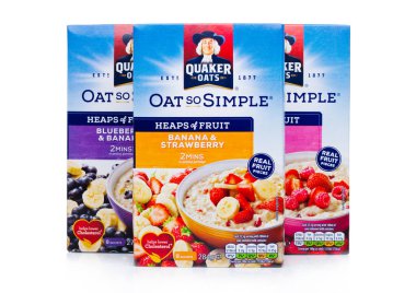 Londra, İngiltere - 15 Aralık 2017: Kutuları Quaker yulaf lapası ile ve beyaz meyve. Bu Pepsico tarafından 2001 yılından bu yana sahip olduğu.